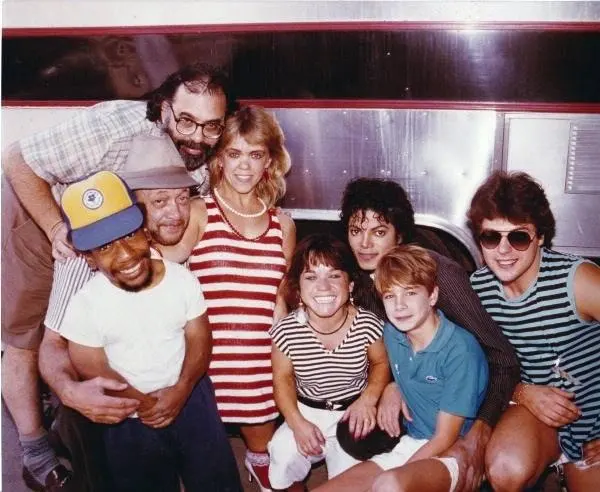 Where is Michael Jackson’s left hand? Where is Michael Jackson’s left hand?