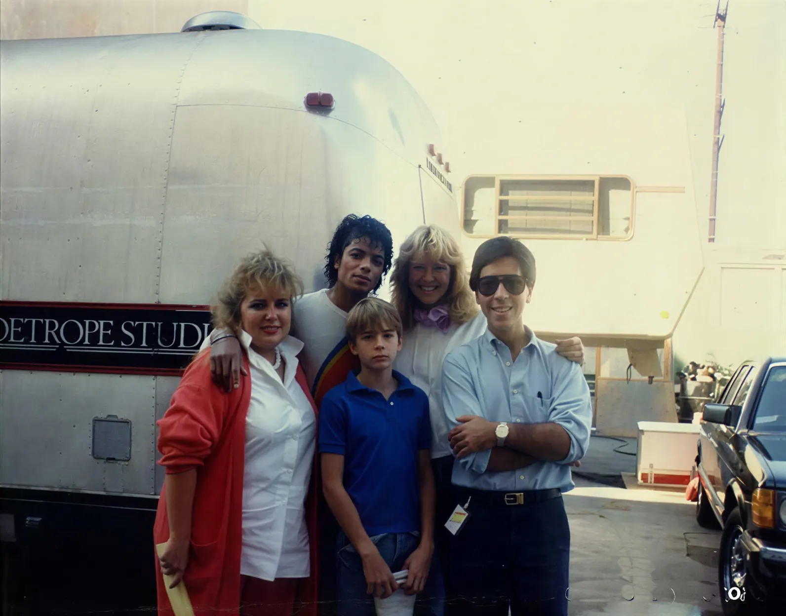 Marion and Jonathan Spence, and an unidentified couple with Michael on the set of Captain EO. Marion and Jonathan Spence, and an unidentified couple with Michael on the set of Captain EO.