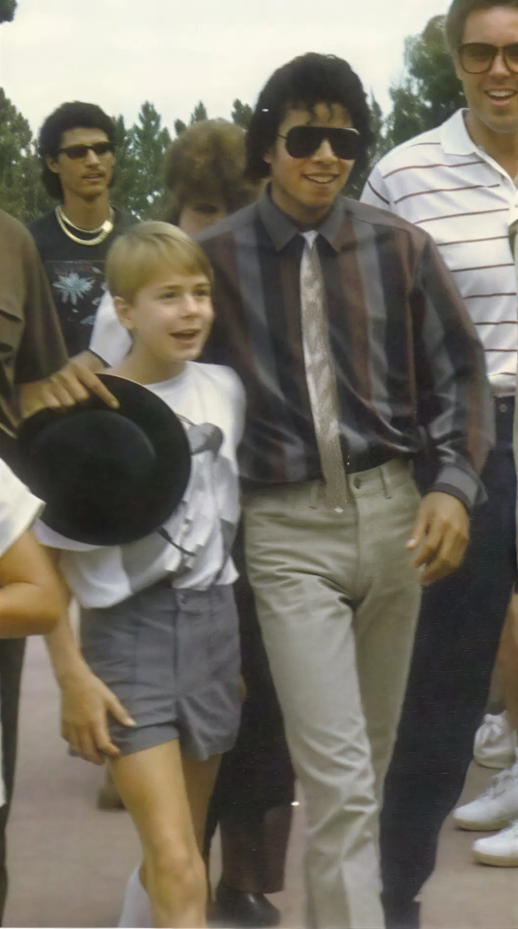 Ask any body language expert you like about what this photo says about the relationship between Jackson and Jonathan Spence